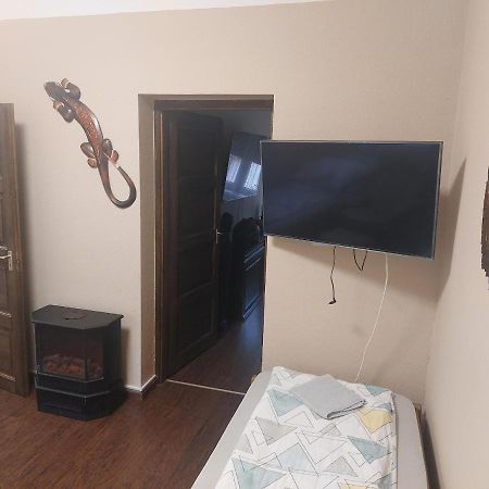 Feher Galamb Apartman Gyal Exterior photo